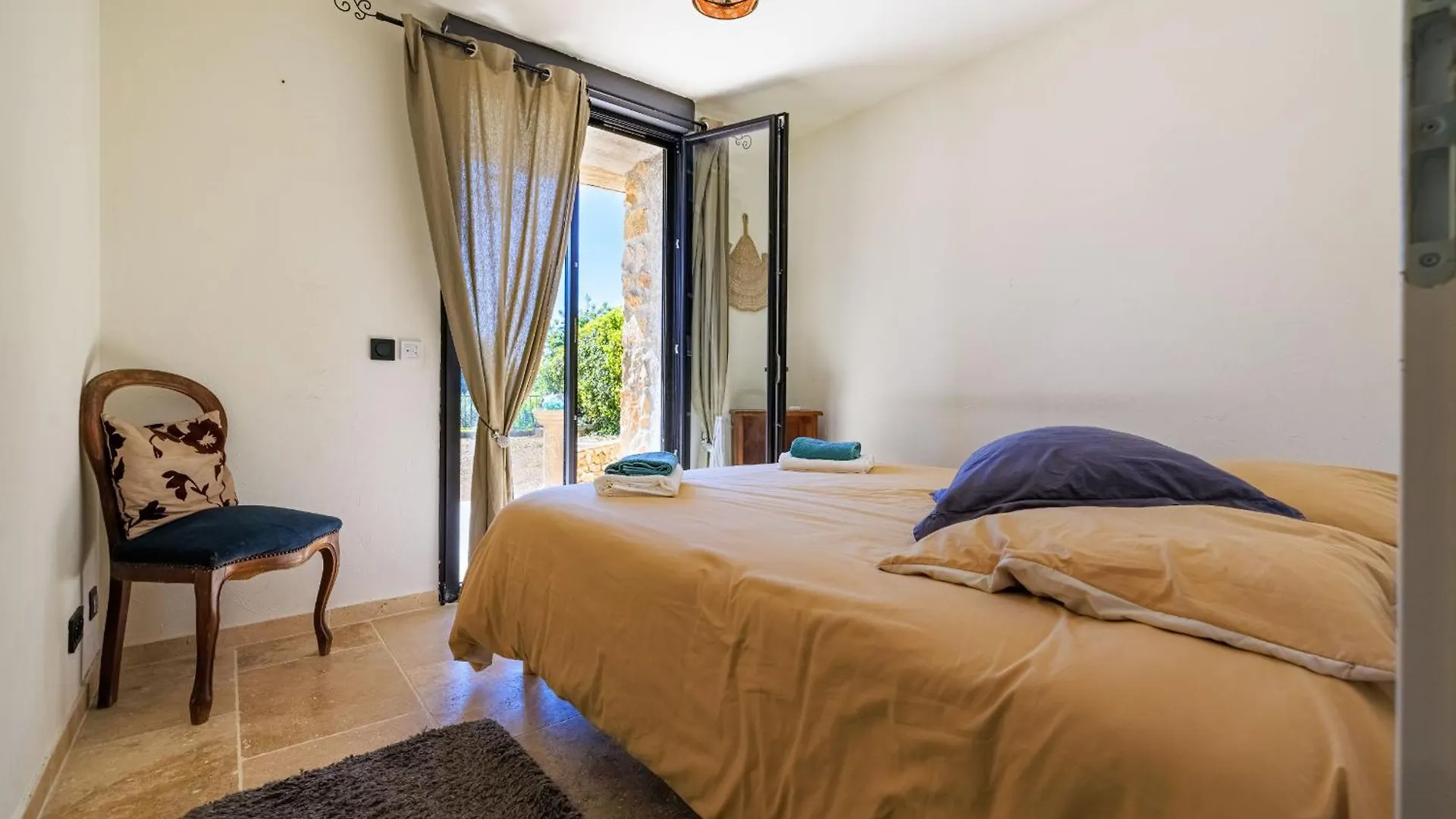 Le Petit Mas Villa Vence 0*,  France
